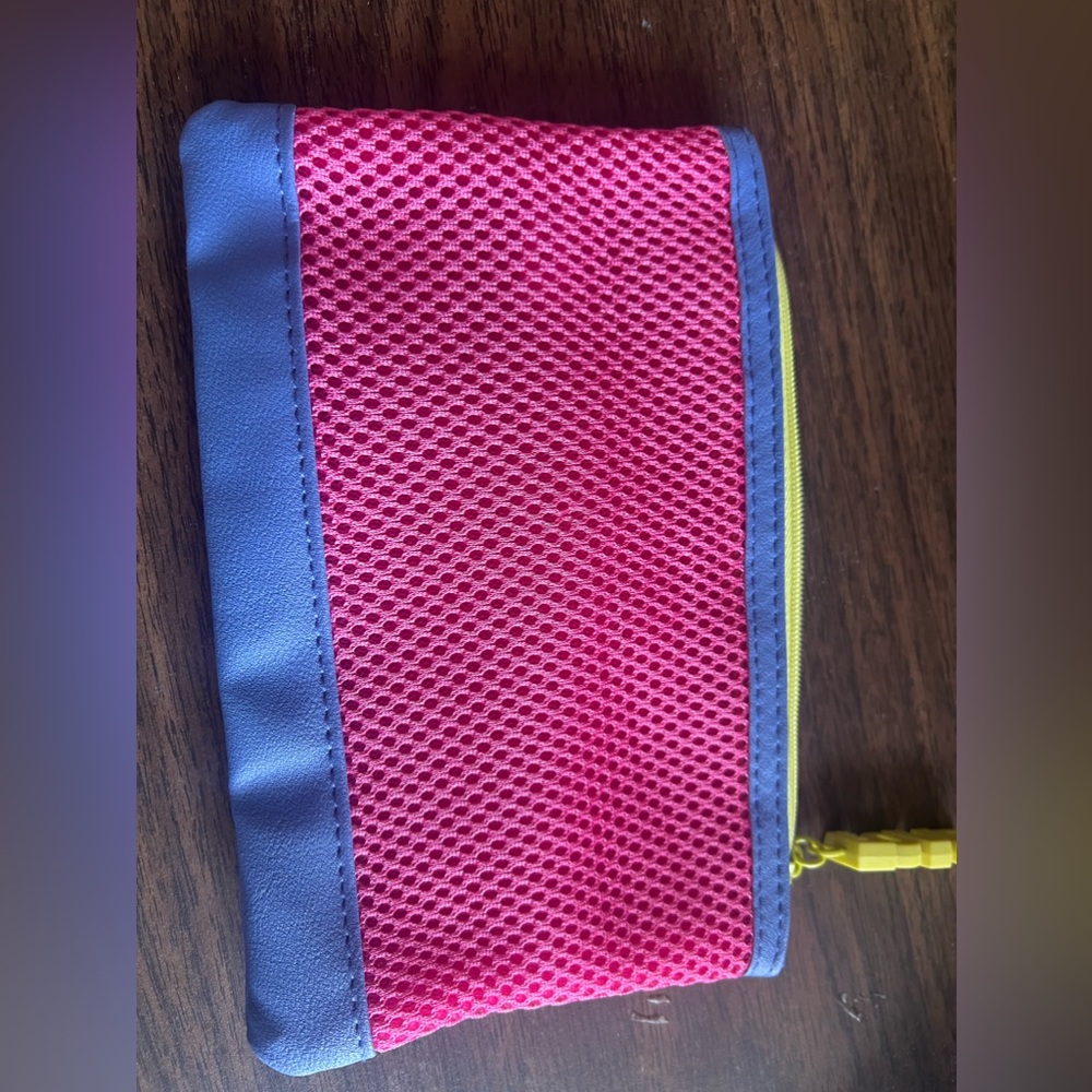Ipsy love nylon purse new condition